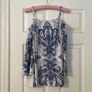 Women’s off the shoulder top. INC size XL